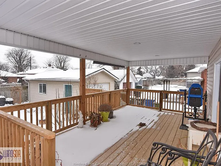 2471 Pillette Rd — Photo 9