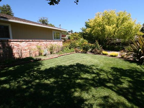 Big front lawn