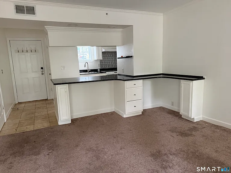 213 Old Pond Ln #213 — Photo 8