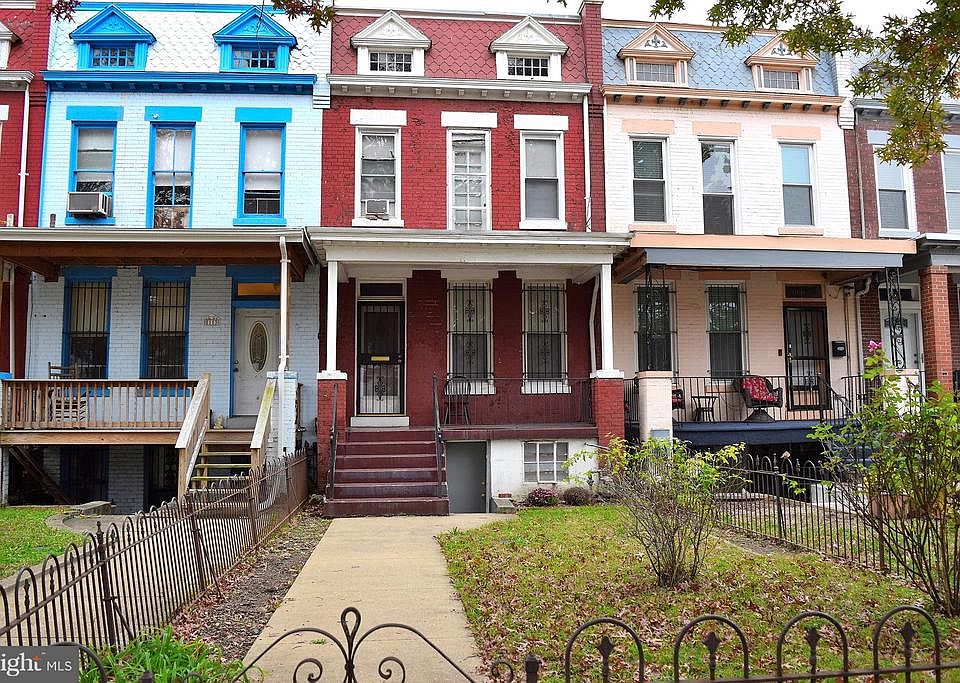 2nd image of 1111 K St NE