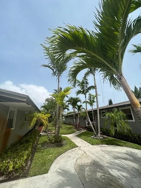 128 NW 2nd Ave — Photo 3
