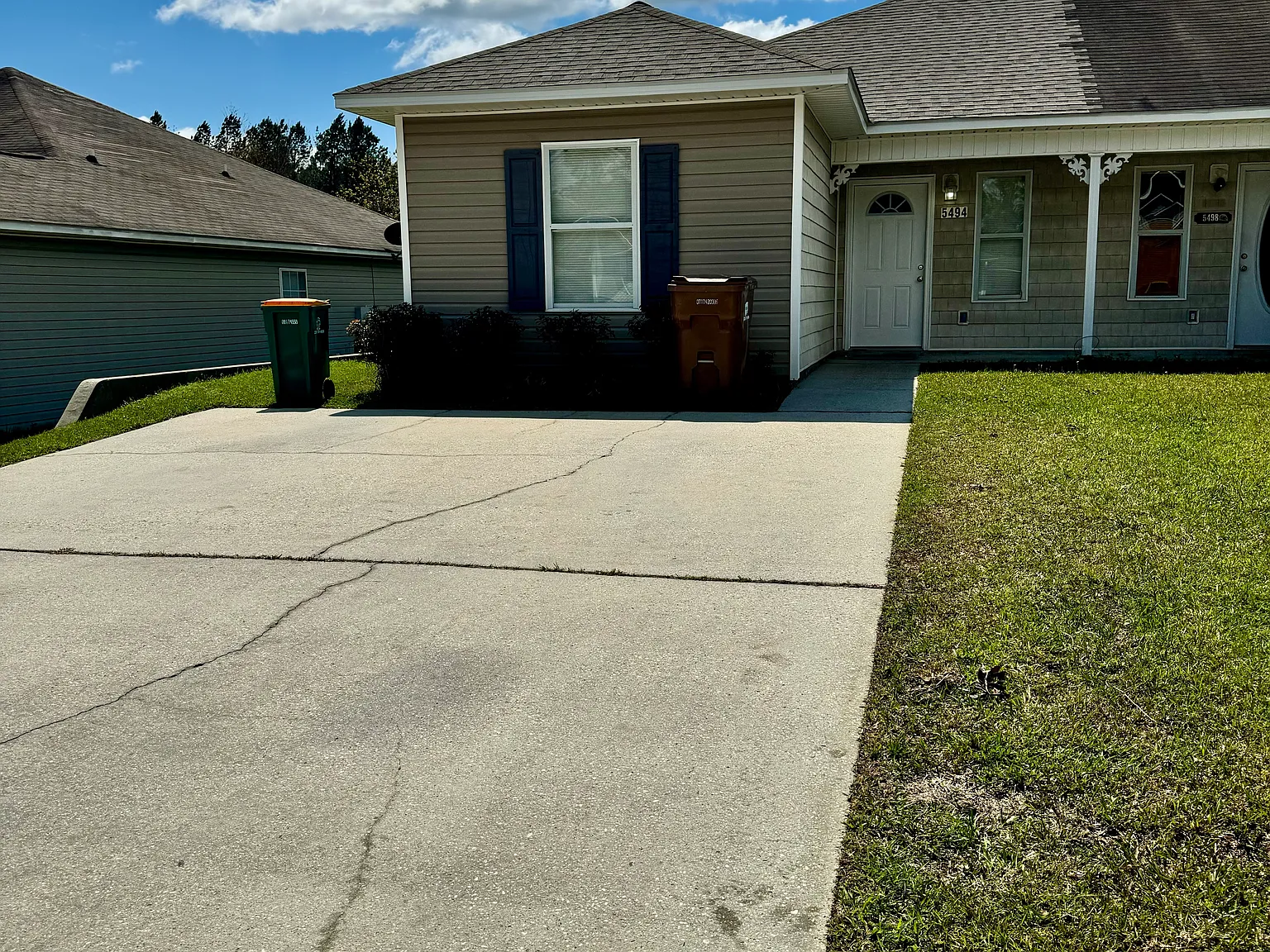 3 bed, $1,400 — Photo 1