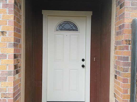 3rd image of 739 Crescent Dr