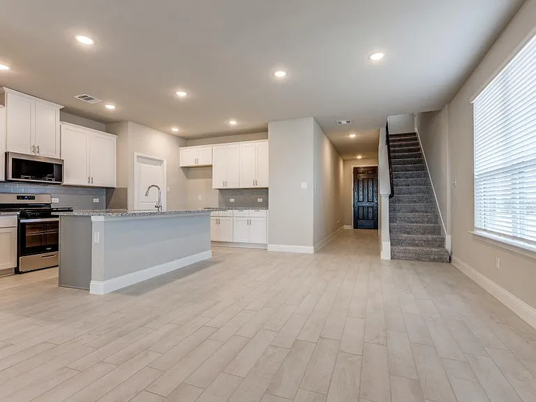 730 Rain Barrel Pl — Photo 5