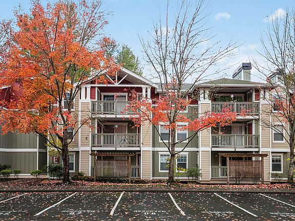 2nd image of 7711 NE 175th St Unit E102