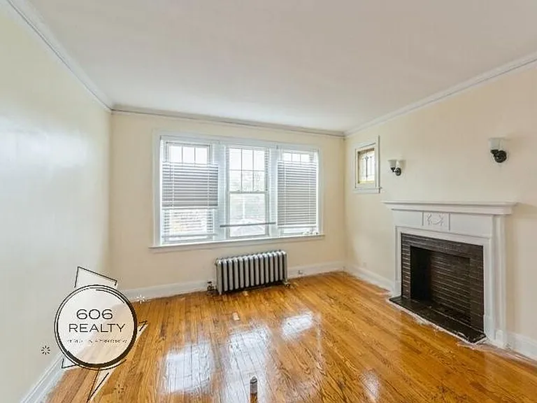 Oak Park! 118-20 S Austin Blvd - 8-10 Adams St — Photo 8