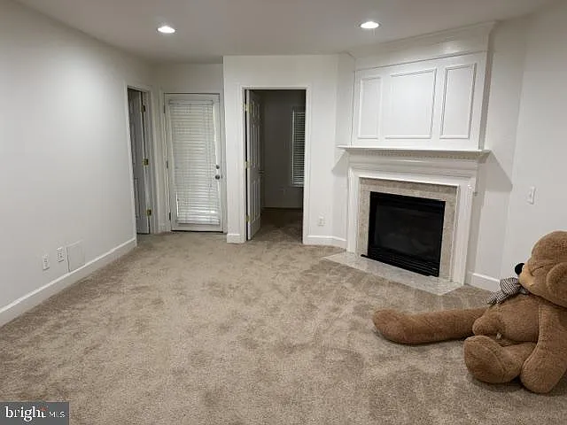 4 bed, 3.5 bath, 2160 sqft, $3,500 — Photo 4