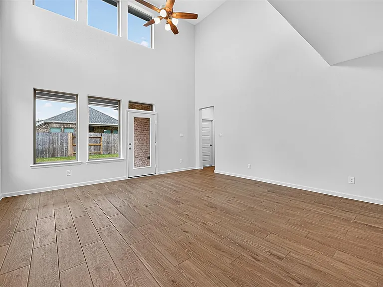 5019 Bowen Prairie Dr — Photo 15