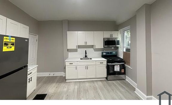 5th image of 6152 Glenmore Ave