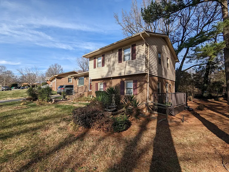 1212 Mount Kisco Dr — Photo 6