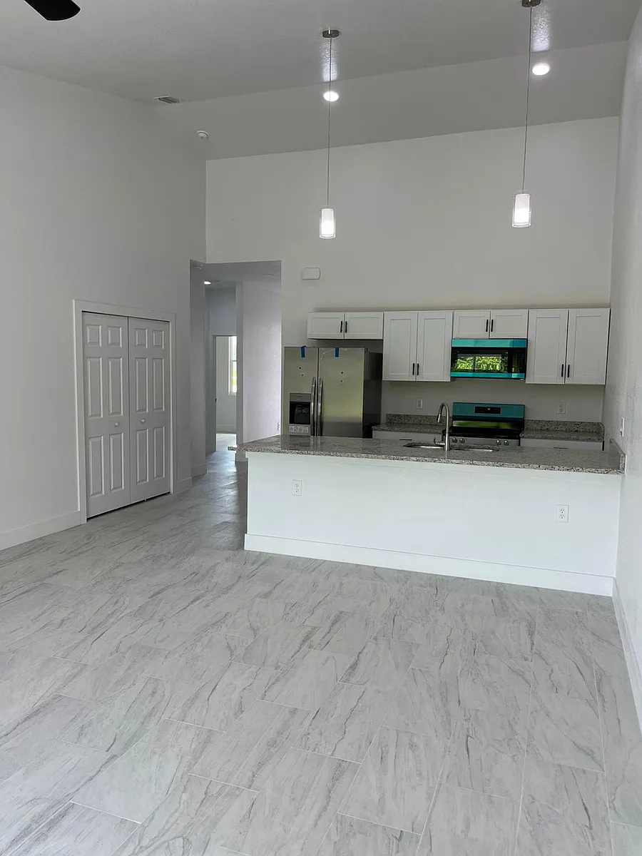 Building Photo - 1143 Harvest Ave #A