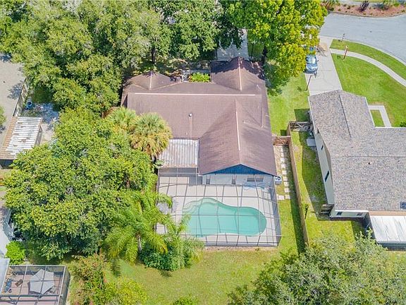 3rd image of 8003 Dumont Ct