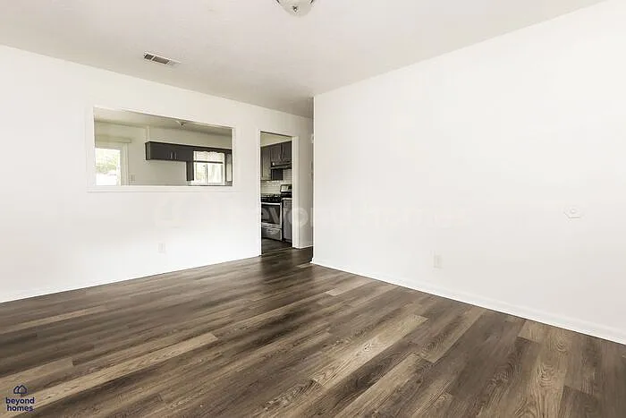 5708 Wisteria Ct — Photo 5