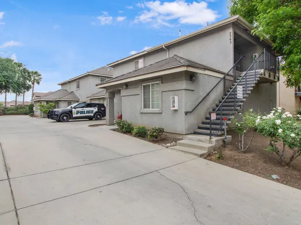 2241 W Lark Avenue, Visalia, CA 93291
