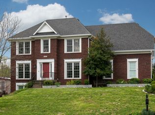 4002 Oakland Forest Ct, Louisville, KY 40245