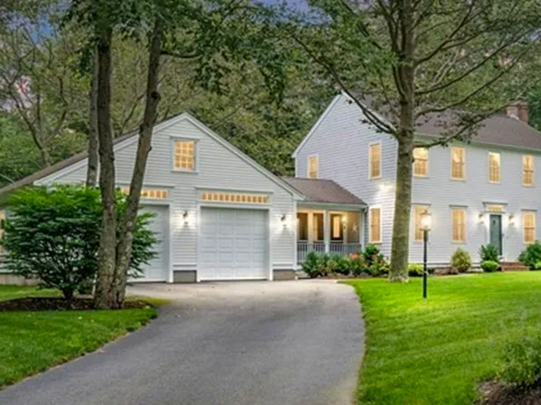 4 Osprey Dr, Berkley, MA 02779