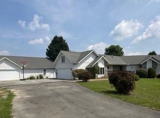 264 Skyview Dr, Jumping Branch, WV 25969