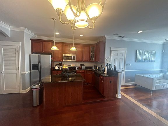 3rd image of 4454 S Vincennes Ave #2