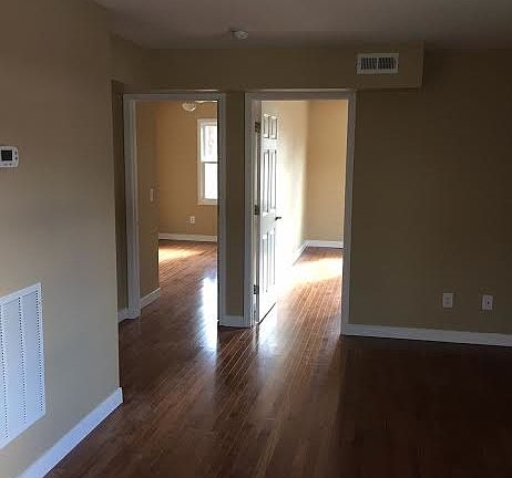 2nd image of 404 W Jackson Blvd APT 25