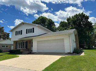 806 E Lieg Ave, Shawano, WI 54166