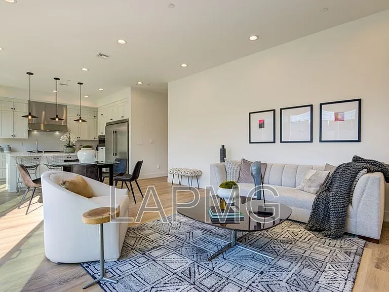 6016 Comey Ave #6016 — Photo 12