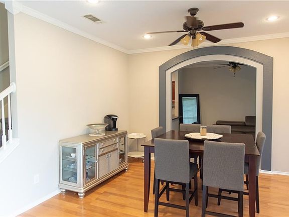 4th image of 1413 Crutchfield Ln