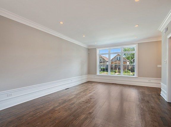 4th image of 5808 W Waveland Ave