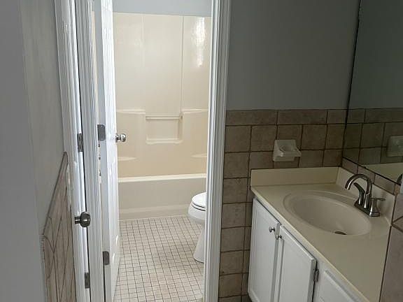 5th image of 2709 Millridge Dr