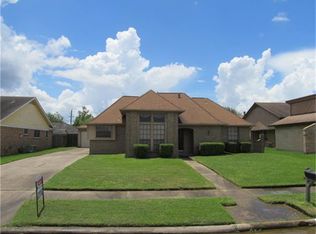 6007 Canada Dr, Pasadena, TX 77505