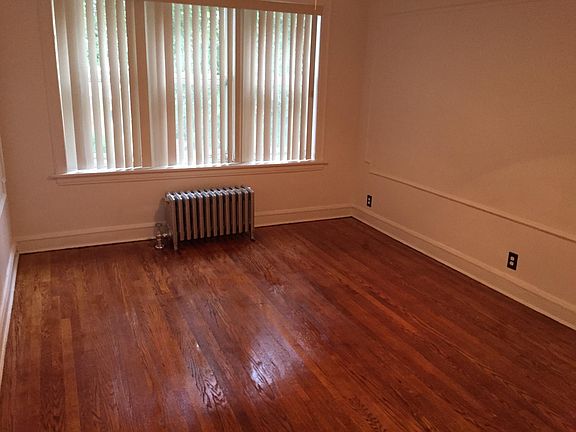 3rd image of 7955 S Lasalle St #2