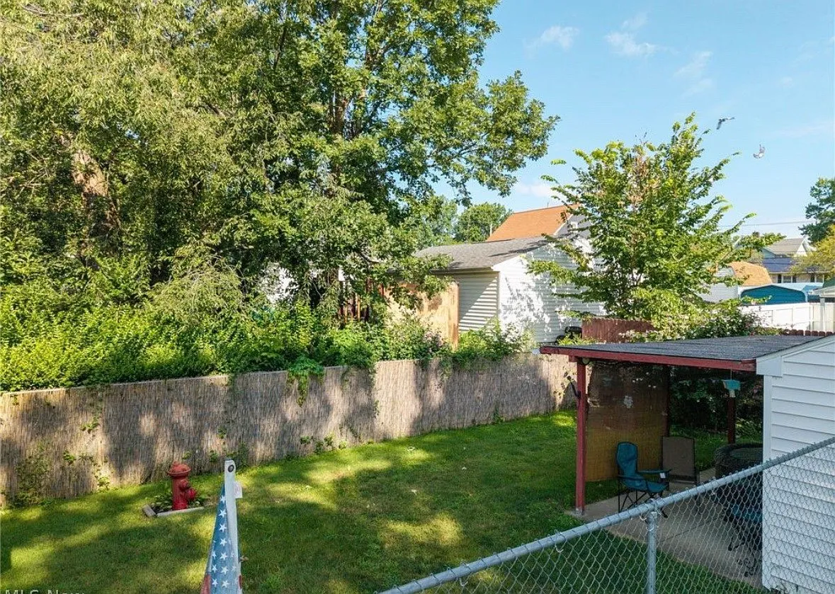 2 bed, 936 sqft, $1,195 — Photo 3