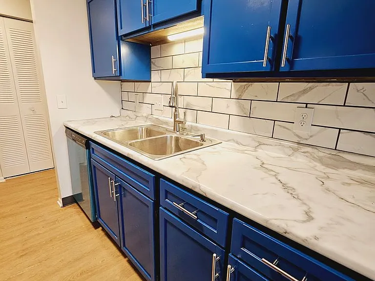 Sugarbush Apartments — Photo 181