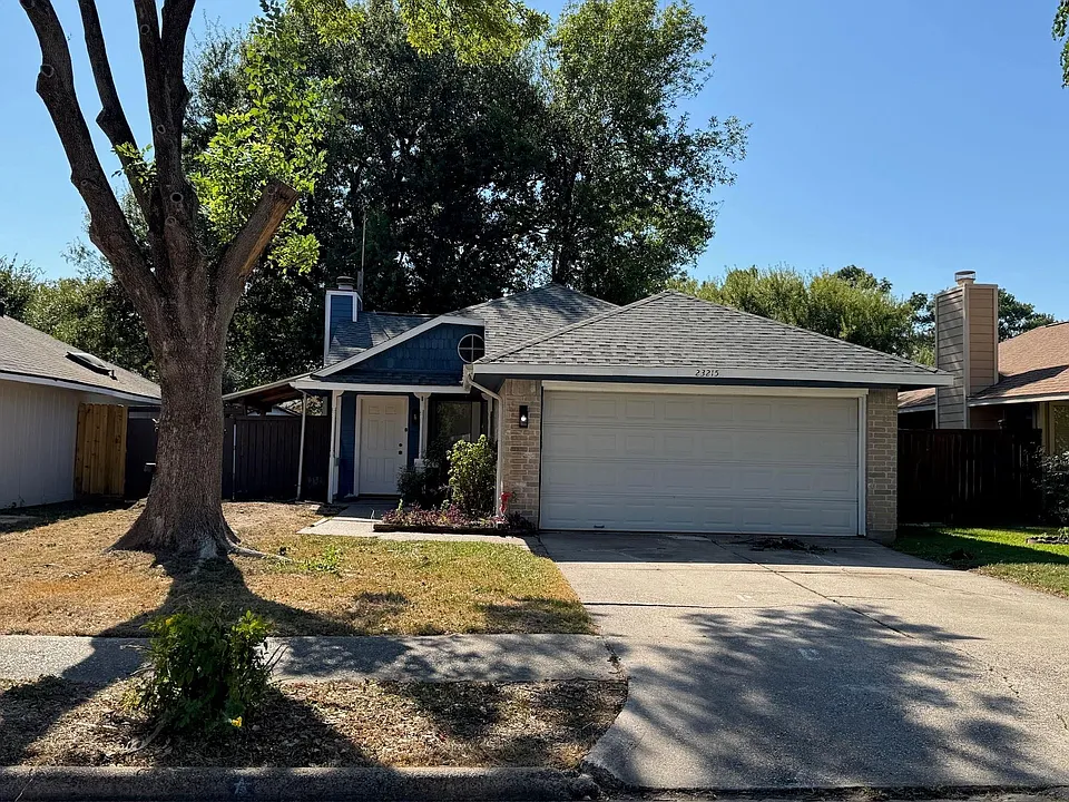 23215 Tree House Ln