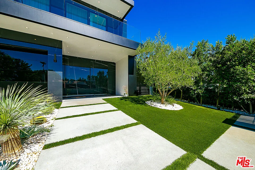 6 bed, 8.0 bath, 6929 sqft, $49,995 — Photo 3