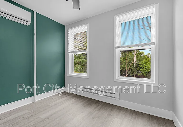 1806 Aiken St — Photo 4