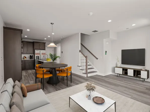 701 Brewster Aly, King Of Prussia, PA 19406