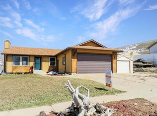 324 Hickey Ave, Evanston, WY 82930