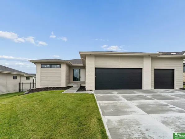 3310 S 212th St, Elkhorn, NE 68022