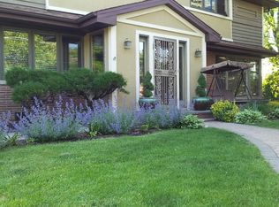 6812 N Kenneth Ave, Lincolnwood, IL 60712