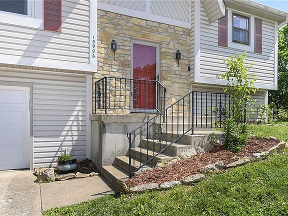 4th image of 15906 W 154th Ter