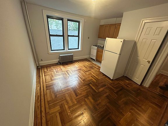 2nd image of 4306 46th St APT 3C