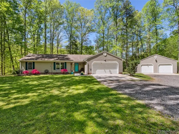 9932 Bacons Ln, Gloucester, VA 23061