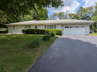 8692 Glacier Dr, Byron, IL 61010