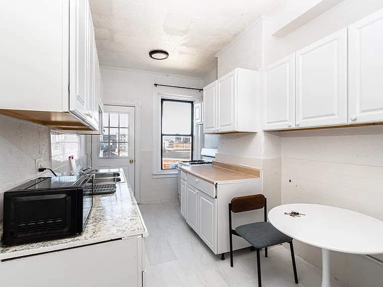 5 Linden St #3-C — Photo 3