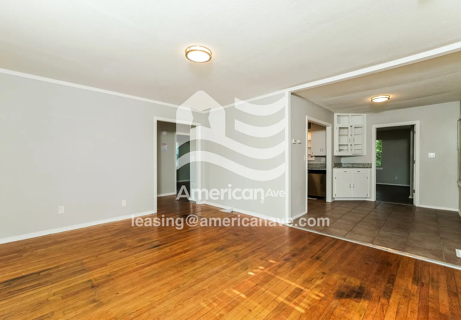 3 bed, 1.5 bath, 1296 sqft, $1,072 — Photo 4