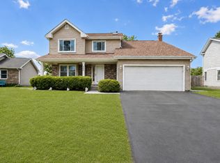 323 Farmhill Cir, Wauconda, IL 60084