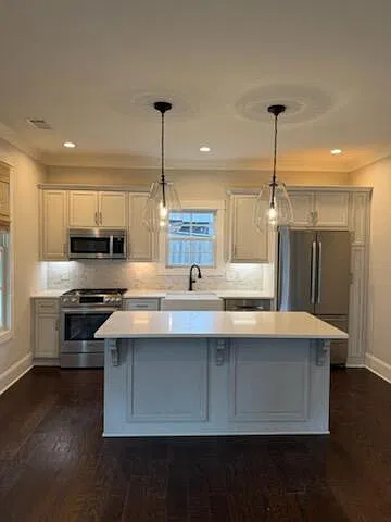 1 bed, 1.0 bath, 832 sqft, $1,800 — Photo 3