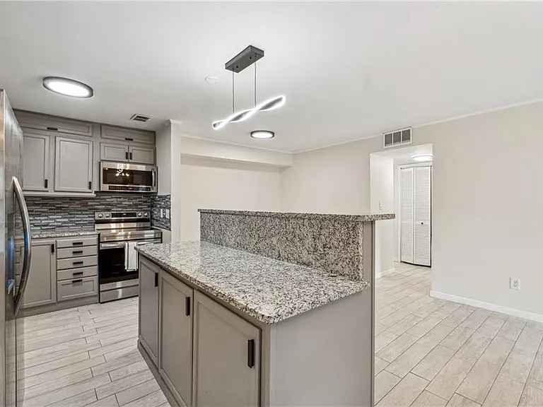 434 McGill Pl NE — Photo 6
