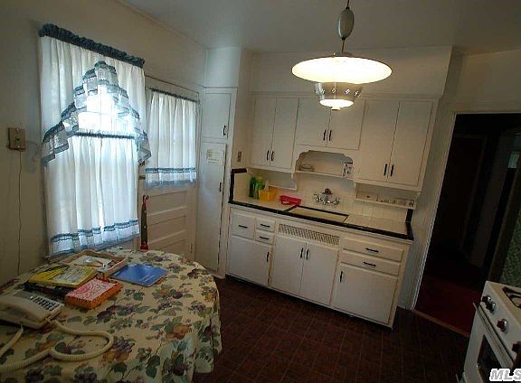 3rd image of 11 Yale Blvd