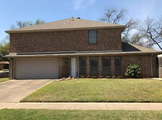 109 Main Pl, Euless, TX 76040